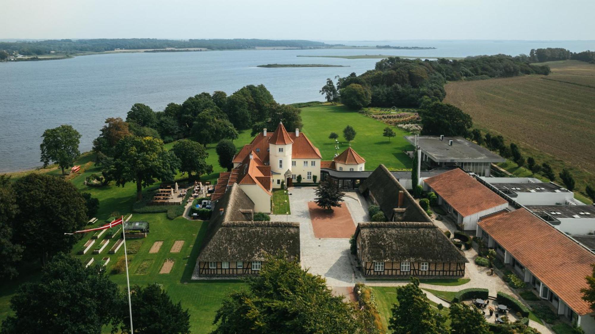 Gl. Avernaes Sinatur Hotel & Konference Ebberup Exterior foto