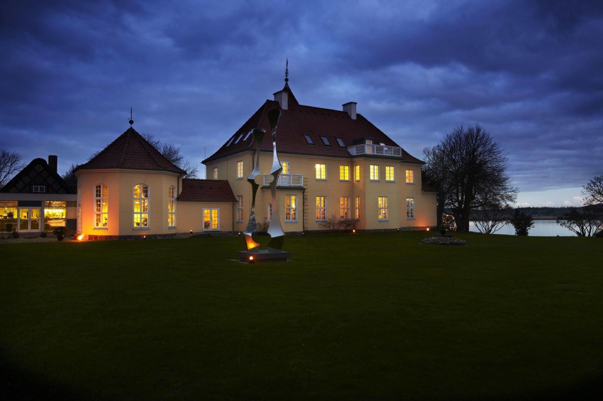 Gl. Avernaes Sinatur Hotel & Konference Ebberup Exterior foto